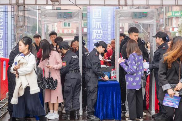 長沙紅光保安服務(wù)有限公司,長沙安保服務(wù),長沙安全服務(wù),長沙非武裝押運,勞務(wù)派遣服務(wù) 長沙紅光保安服務(wù)有限公司,長沙安保服務(wù),長沙安全服務(wù),長沙非武裝押運,勞務(wù)派遣服務(wù)